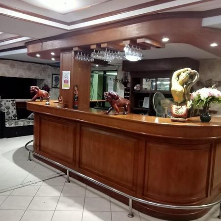 Kingfisher House And Bar Паттая Екстер'єр фото